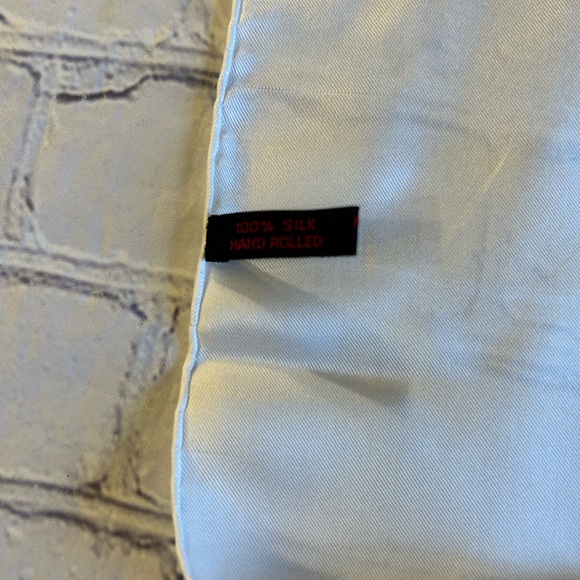 HANDROLLED LOT OF (2) TEAL AND WHITE 100% SILK MENS POCKET SQUARES - Picture 4 of 6